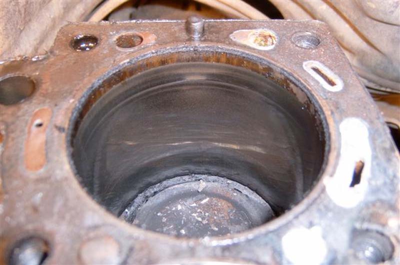 piston tops and cylinder walls (7)